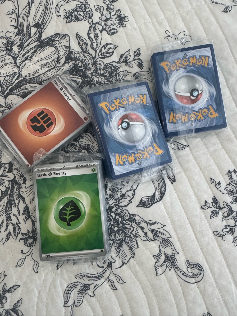 4 Packs of Pokémon Trading Card Game Booster/Packs (50 cards per pack)